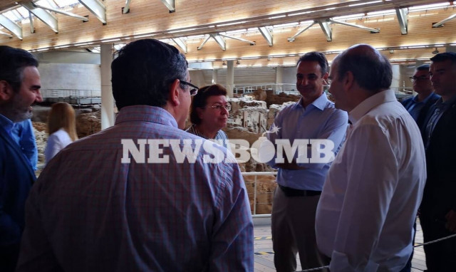 Το Newsbomb.gr στη Σαντορίνη: Ο Μητσοτάκης για το restart στον τουρισμό