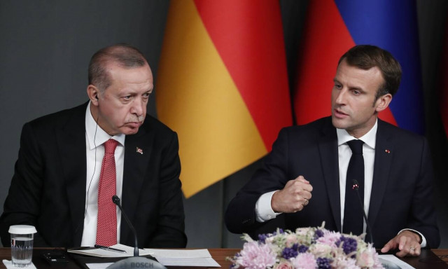 H Γαλλία καταγγέλλει την «απαράδεκτη» ανάμιξη της Τουρκίας στη Λιβύη