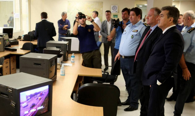 «Έξυπνα» φανάρια στους δρόμους της Αθήνας