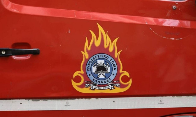 Φωτιά ΤΩΡΑ σε φορτηγό στην Αθηνών – Λαμίας