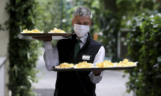 Κορονοϊός Αυστρία: Περιορίζεται σημαντικά η υποχρεωτική χρήση μάσκας