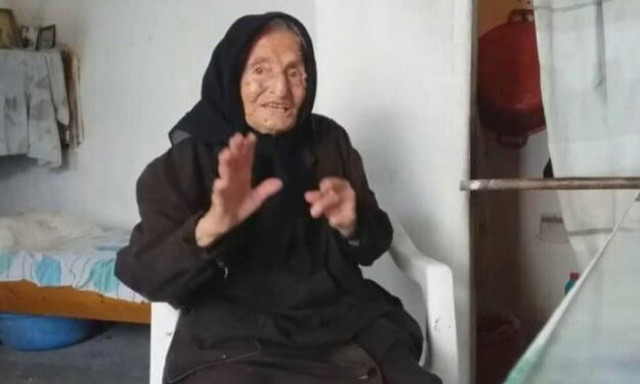 Γιαγιά 106 χρονών από την Κρήτη που θες να της... ζουλήξεις τα μάγουλα! (vid)