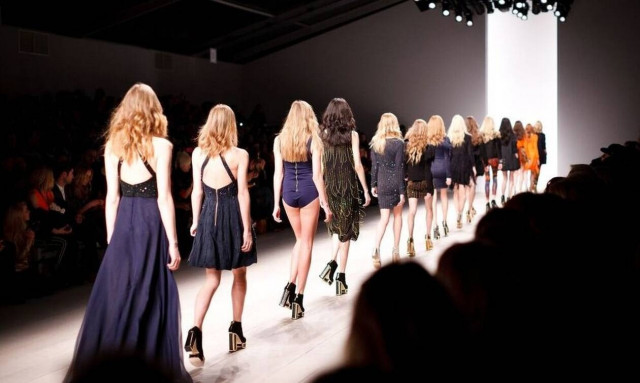 Ακρωτηριάστηκε διάσημο μοντέλο μετά από επιπλοκές στο χειρουργείο