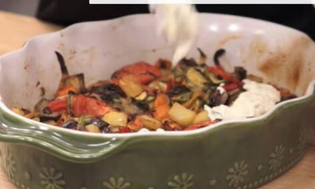 Άκης Πετρετζίκης: Μπριάμ