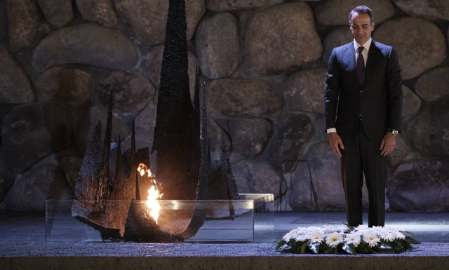 Στο μνημείο του Ολοκαυτώματος ο Μητσοτάκης: Φόρος τιμής στα 6 εκατ. θύματα