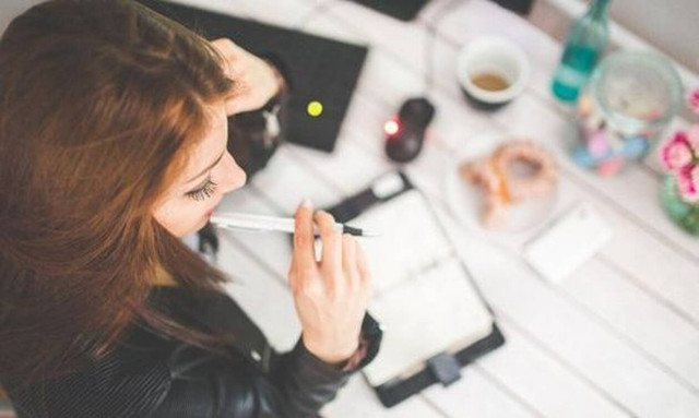 Επιστροφή στο γραφείο: Πώς θα βελτιώσετε τη συγκέντρωσή σας μετά την τηλεργασία 