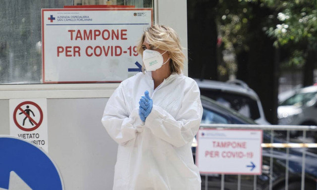 Κορονοϊός Ιταλία: Νέα αύξηση κρουσμάτων - Οργή για τους πανηγυρισμούς