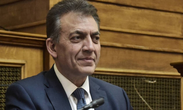 Βρούτσης: Διασφαλισμένες οι συντάξεις - Μειώθηκαν τα έσοδα του ΕΦΚΑ