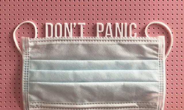 3 βασικές συμβουλές για να φοράς μάσκα προσώπου με ασφάλεια στον ζεστό καιρό