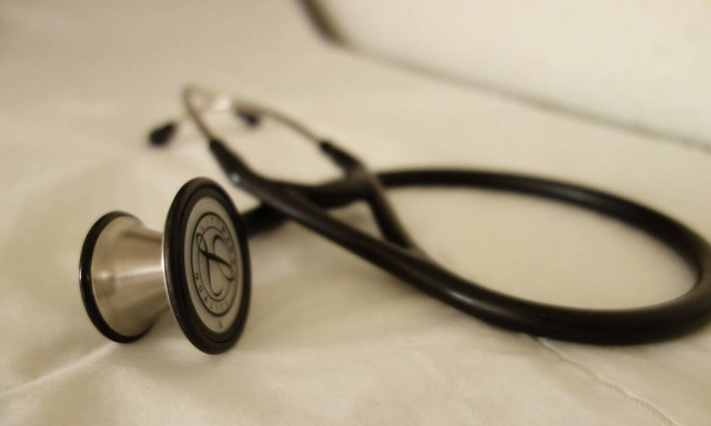 «Dr Θάνατος»: Αυτός είναι ο δικηγόρος που αποκάλυψε τον γιατρό-μαϊμού (vid)