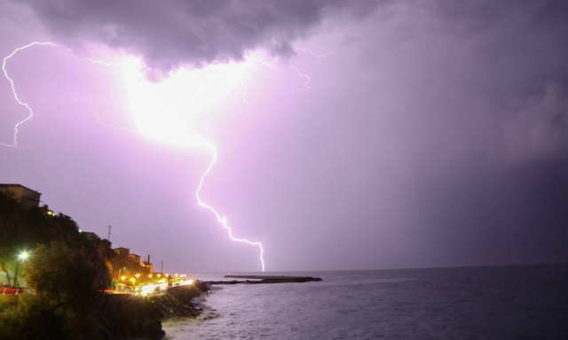 Έκτακτο δελτίο ΕΜΥ: Βροχές και καταιγίδες σε όλη τη χώρα - Πού θα είναι έντονα τα φαινόμενα