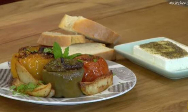 Άκης Πετρετζίκης: Σήμερα ετοιμάστε λαχταριστά γεμιστά με κιμά