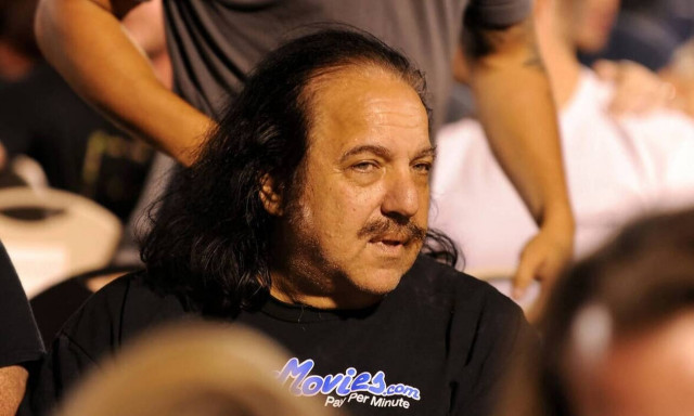 Πασίγνωστος πορνοστάρ κατηγορείται ότι βίασε τρεις γυναίκες