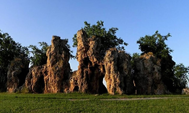 Νυμφόπετρα: Οι γεωλογικοί σχηματισμοί με τον μυστηριώδη μύθο