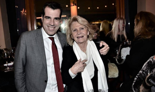 Βαρύ πένθος για τον Θάνο Πλεύρη - Πέθανε η μητέρα του