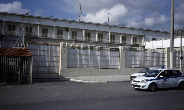 Άνδρες κρατούμενοι στη γυναικεία πτέρυγα του Κορυδαλλού: «Λύση ανάγκης» που εκθέτει διεθνώς τη χώρα