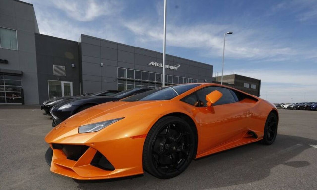 Αγόρασε Lamborghini - 20 λεπτά αργότερα... τράβαγε τα μαλλιά του!
