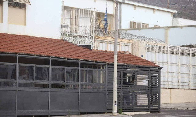 Repeat tests on Korydallos prison inmate come back negative for Covid-19