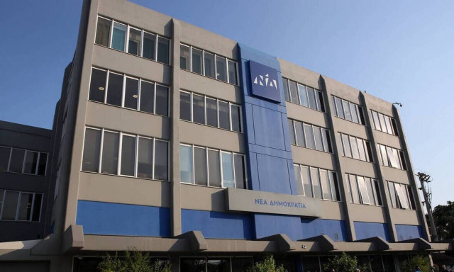 ΝΔ κατά ΣΥΡΙΖΑ: Τσίπρας και Παππάς παίζουν θέατρο