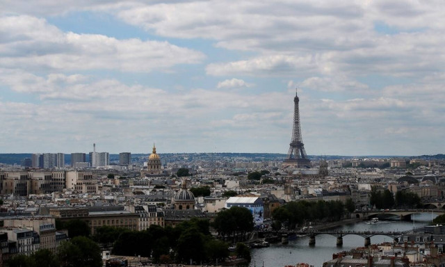 Άνοιξε ο Πύργος του Άιφελ - Οι νέοι κανονισμοί για τους επισκέπτες (vid)