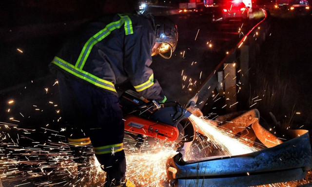 Κοζάνη: Τραγωδία στην άσφαλτο - Ένας νεκρός σε φρικτό τροχαίο