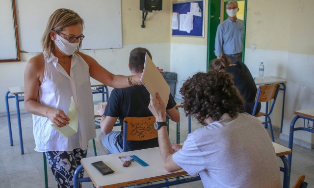 Πανελλήνιες 2020: Οι απαντήσεις σε Χημεία, Οικονομία και ΑΟΘ