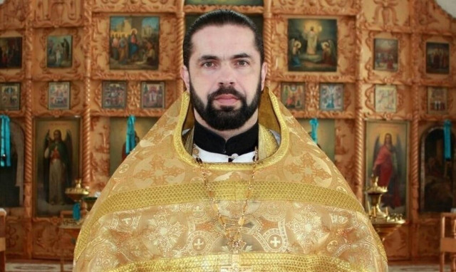 Ιερέας bodybuilder: Σώμα που θα ζήλευε και ο… Σβαρτζενέγκερ (pics)