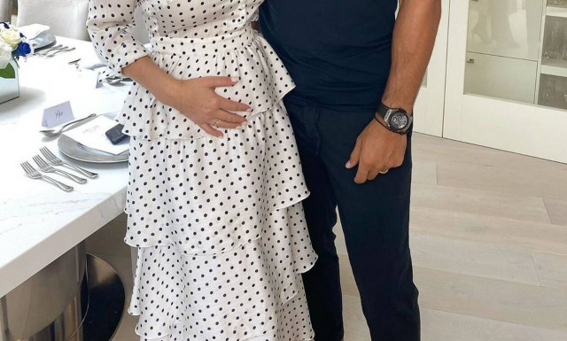 Διάσημο ζευγάρι περιμένει το πρώτο παιδί του (pics)