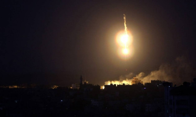 Ισραηλινά αεροπορικά πλήγματα στη Γάζα μετά τις εκτοξεύσεις ρουκετών