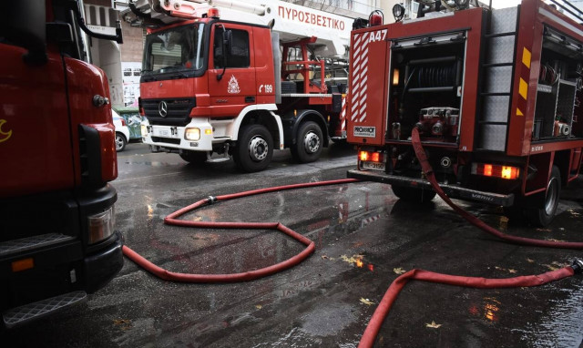 Συναγερμός για φωτιά στον Άλιμο: Εκκενώθηκε πολυκατοικία