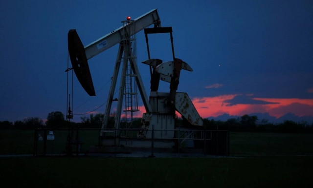 Πέφτει ξανά η τιμή του αργού πετρελαίου εν μέσω της ανησυχίας για την πανδημία