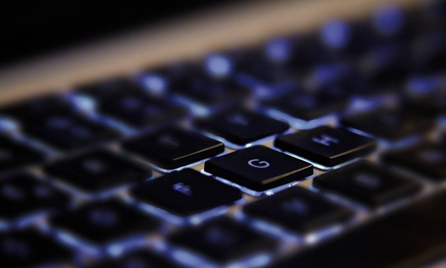 Βαρέθηκε το πληκτρολόγιό του - Αυτό που έκανε θα το λατρέψετε (video)