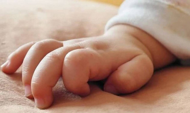 Φρίκη: «Δίπλωσε» τη νεογέννητη κόρη του επειδή έκλαιγε - Νεκρό το βρέφος