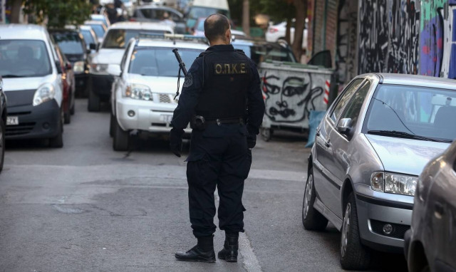 Επίθεση στον Μπακογιάννη: Δύο συνελλήφθησαν - Τρεις αφέθηκαν ελεύθεροι