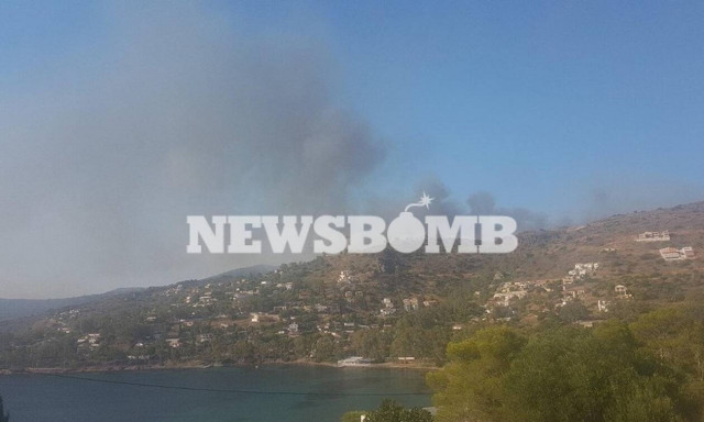 Φωτιά ΤΩΡΑ στην Αίγινα: Συναγερμός στην Πυροσβεστική (pics+vid)