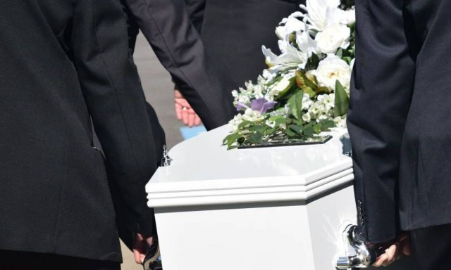 Χαμός σε κηδεία - Αποτέφρωσαν λάθος πτώμα