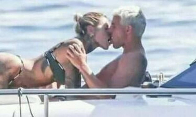 Τους... έπιασαν στα πράσα στο κότερο - Δείτε τις φωτογραφίες