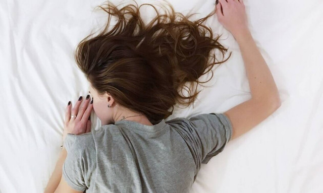 Αυτά τα περίεργα συμβαίνουν στο σώμα όσο κοιμάσαι