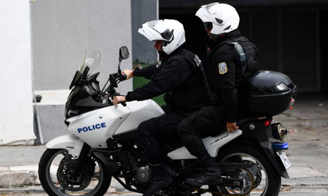 Εικόνες-σοκ στη Μυτιλήνη: Δείτε τι μετέφερε οδηγός στο αυτοκίνητό του