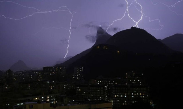 Δέος: Η μεγαλύτερη καταιγίδα στην ιστορία - 709 χιλιόμετρα γεμάτα κεραυνούς