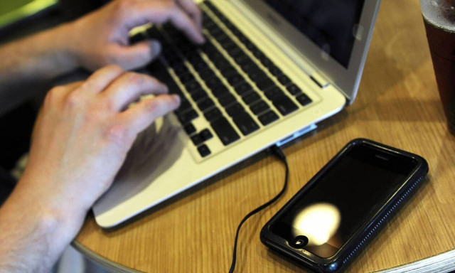 Έρευνα: Ευάλωτοι στους κινδύνους του διαδικτύου οι Έλληνες 