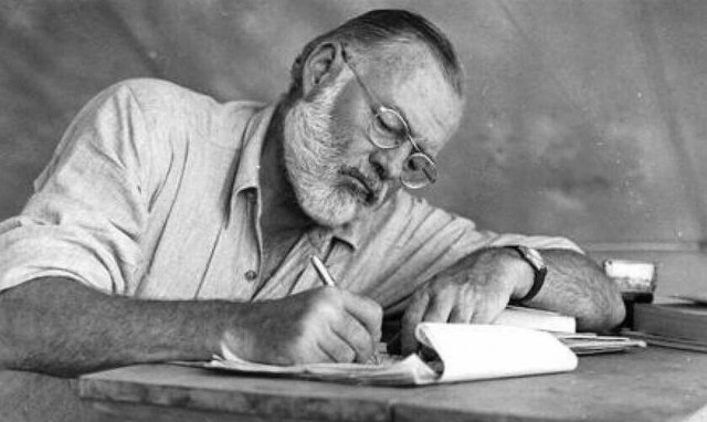 Σαν σήμερα το 1961 πεθαίνει ο Αμερικανός συγγραφέας Έρνεστ Χέμινγουεϊ