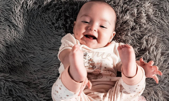 Τι πρέπει να γνωρίζουν οι νέοι γονείς για τη νεογνική ακμή