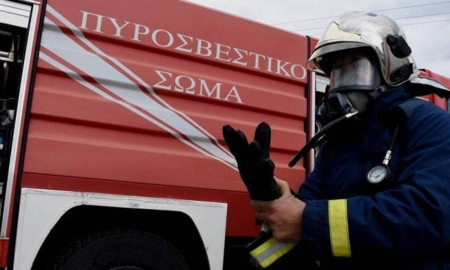 Πυρκαγιά σε σχολικό στην Εθνική, στο ύψος της Χαλκηδόνας