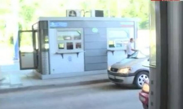 Καβάλα: Αμείωτη η κίνηση των αυτοκίνητων στο Προμαχώνα (vid)