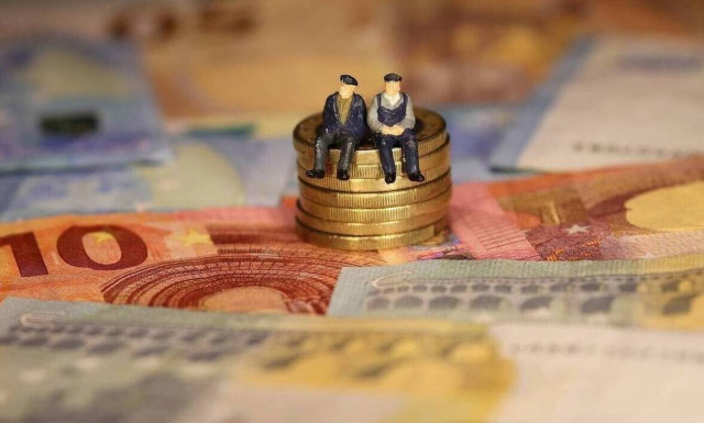 Επικουρικές συντάξεις: Τριπλή πληρωμή τον Ιούλιο - Πότε θα πληρωθούν οι συνταξιούχοι 