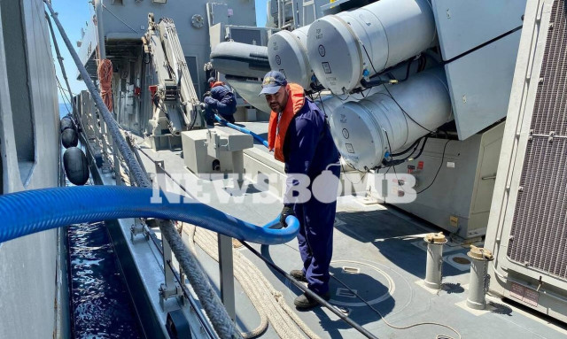 Πολεμικό Ναυτικό: Εντυπωσιακά βίντεο με τη διαδικασία πετρέλευσης μεταξύ δύο πλοίων