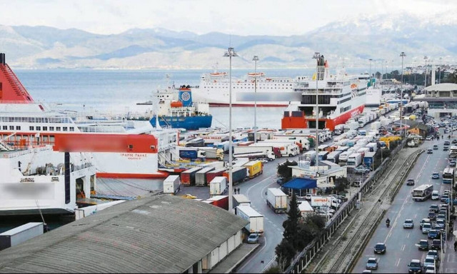 Πάτρα: Έφθασαν στο λιμάνι οι πρώτοι τουρίστες