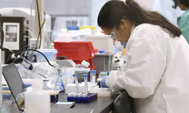 Κορονοϊός: Η Κομισιόν έδωσε άδεια για τη χρήση της ρεμδεσιβίρης ως θεραπεία