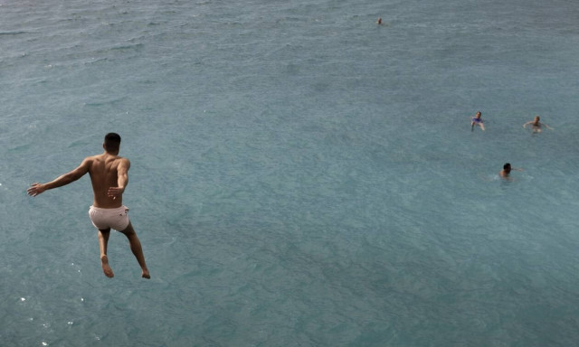 Καιρός: «Κάηκε» και το Αιγαίο από τον μίνι-καύσωνα (ΧΑΡΤΕΣ)